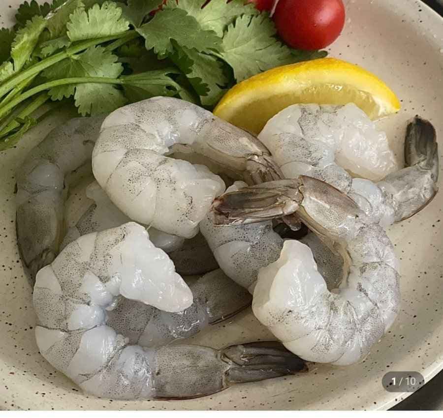 흰다리새우살 냉동 21-25 900g 2개 (29,900원/무료)